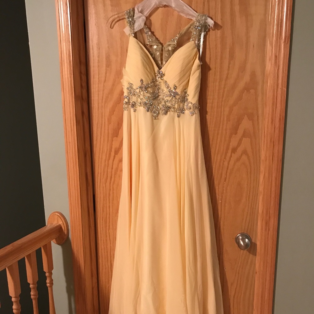PROM DRESS - Picture 2 of 3